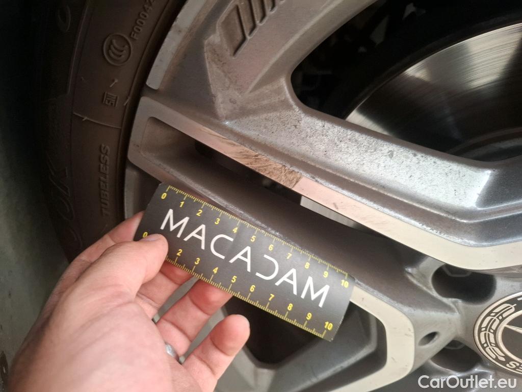  Mercedes  A-Klasse MERCEDES-BENZ Classe A 5p Berline A 200 d AMG Line 8G-DCT #60