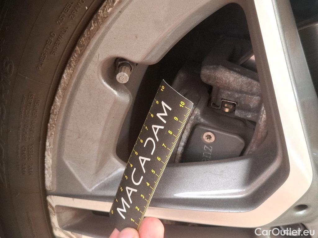  Mercedes  A-Klasse MERCEDES-BENZ Classe A 5p Berline A 200 d AMG Line 8G-DCT #50