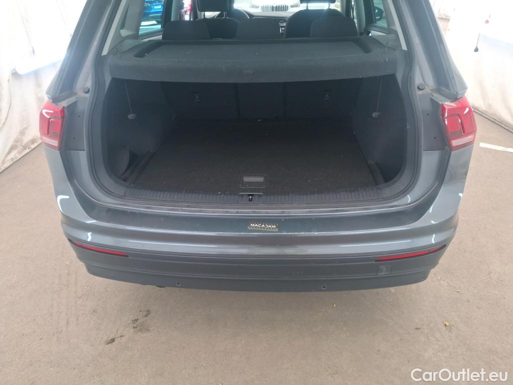  Volkswagen  Tiguan VOLKSWAGEN  / 2016 / 5P / SUV 2.0 TDI 150 DSG7 Confortline Business #27