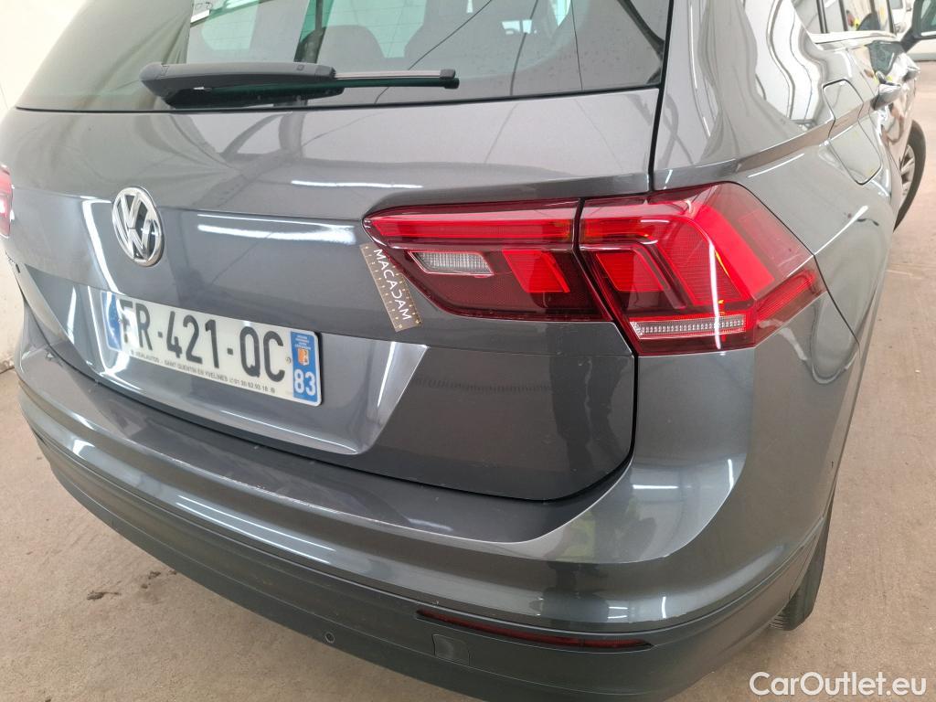 Volkswagen  Tiguan VOLKSWAGEN  / 2016 / 5P / SUV 2.0 TDI 150 DSG7 Confortline Business #25