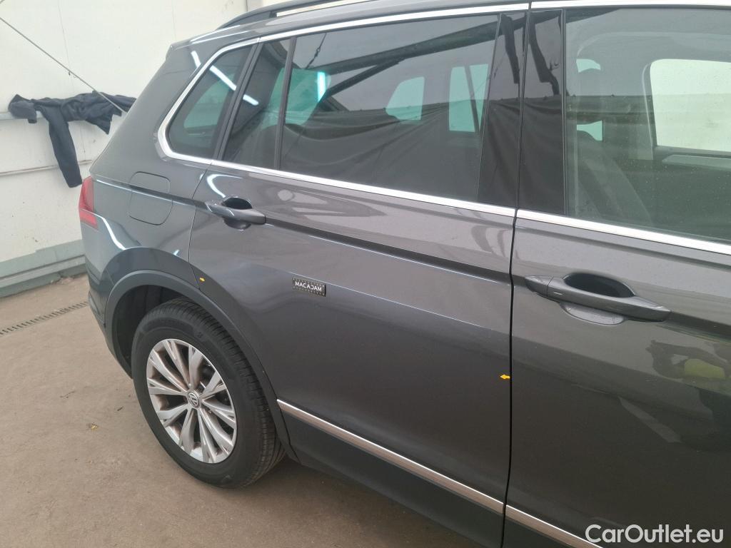  Volkswagen  Tiguan VOLKSWAGEN  / 2016 / 5P / SUV 2.0 TDI 150 DSG7 Confortline Business #16