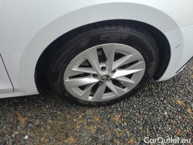  Skoda  Octavia  Combi (NX3)(2020) Oct.Combi 2.0TDI 110 Style AT #2