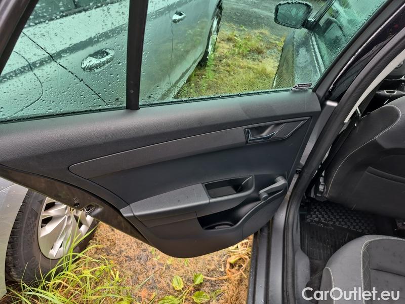  Skoda  Fabia  Combi (2015) Com.1.0TSI 70 Ambition 5d #10