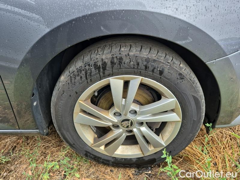  Skoda  Fabia  Combi (2015) Com.1.0TSI 70 Ambition 5d #12