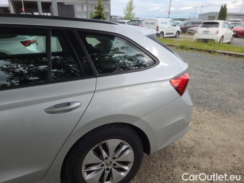  Skoda  Octavia  Combi (NX3)(2020) Oct.C.2.0TDI 110 4x4 Ambit AT #5