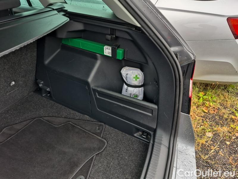  Skoda  Fabia  Combi (2015) Com.1.0TSI 70 Ambition 5d #6