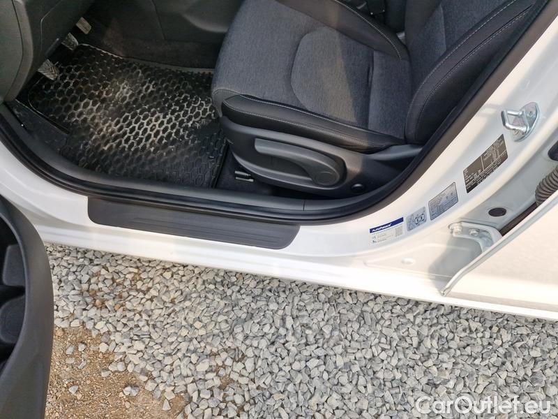  Hyundai  i30   cw (PD)(2017->)  kom.1.5T-GDI Smart 5d #3