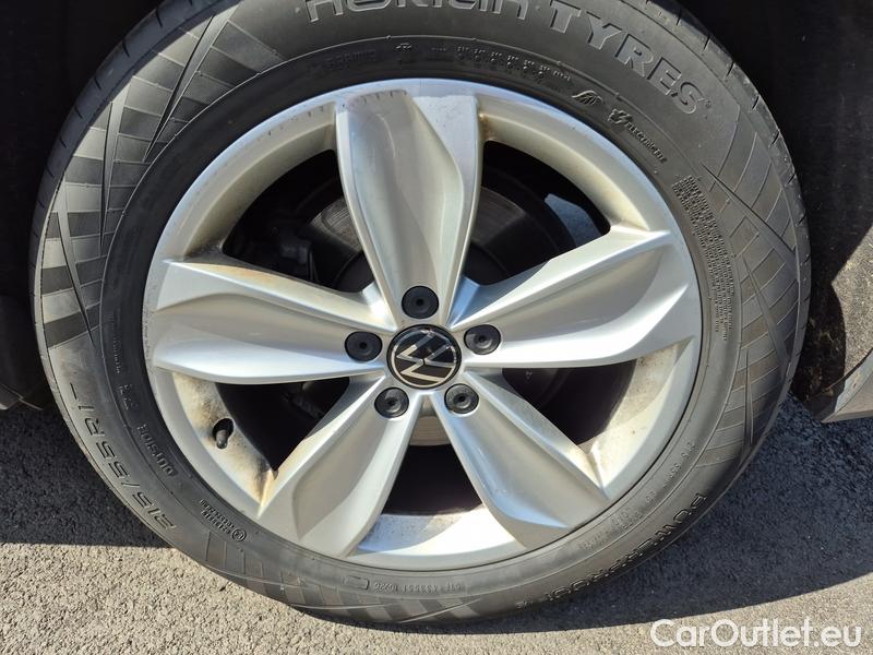  Volkswagen  Passat  Lim (CB2) (2019) Pas.2.0TDI 110 Elegance 4d #9