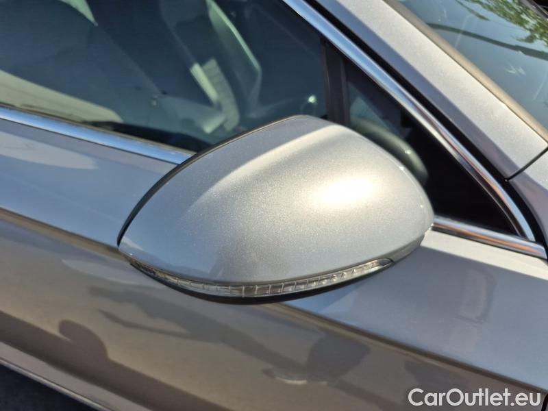  Volkswagen  Passat  Lim (CB2) (2019) Pas.2.0TDI 110 Elegance 4d #16