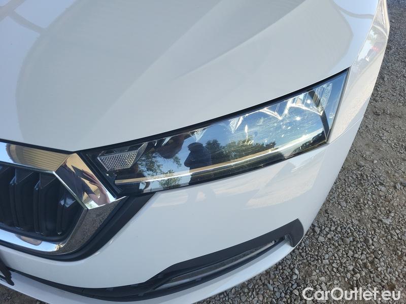  Skoda  Octavia  Lim. (NX3)(2020) Oct.Combi 1.0TSI 81 Ambition #4