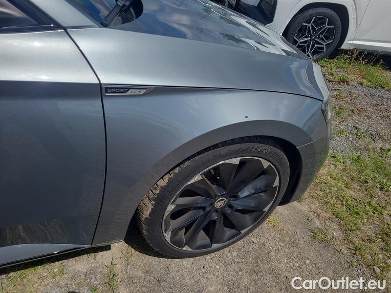  Skoda  Superb  Combi (3V5)(2015) Sup.C.FL2.0TDI 140 Sp.L.4x4 AT #18