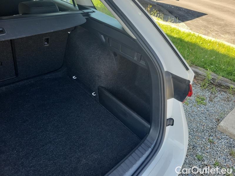  Skoda  Octavia  Lim. (NX3)(2020) Oct.Combi 1.0TSI 81 Ambition #16
