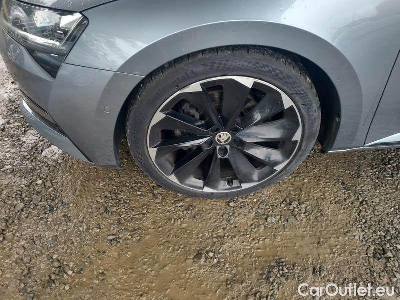  Skoda  Superb  Combi (3V5)(2015) Sup.C.FL2.0TDI 140 Sp.L.4x4 AT #1