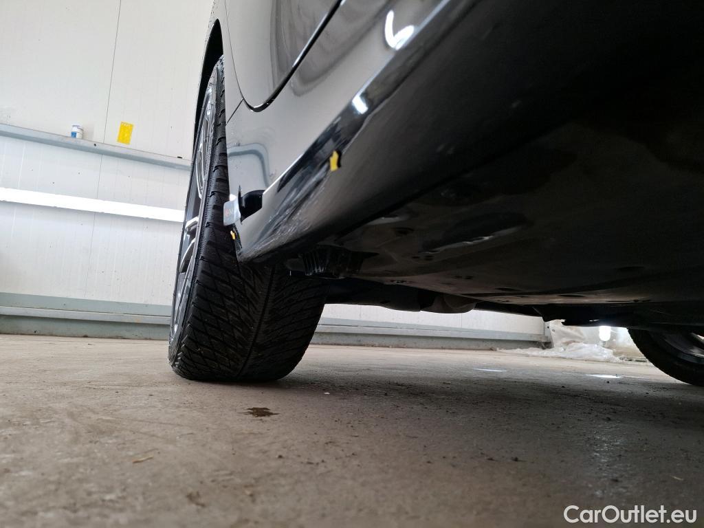  Bmw  Serie 3 Série 3 Berline 318 i Lounge 2.0 155CV BVA8 E6d #9