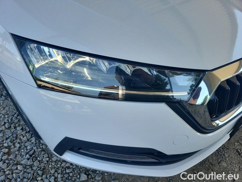  Skoda  Octavia  Lim. (NX3)(2020) Oct.Combi 1.0TSI 81 Ambition #3