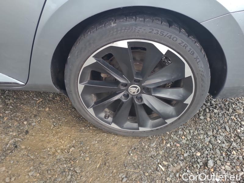  Skoda  Superb  Combi (3V5)(2015) Sup.C.FL2.0TDI 140 Sp.L.4x4 AT #5