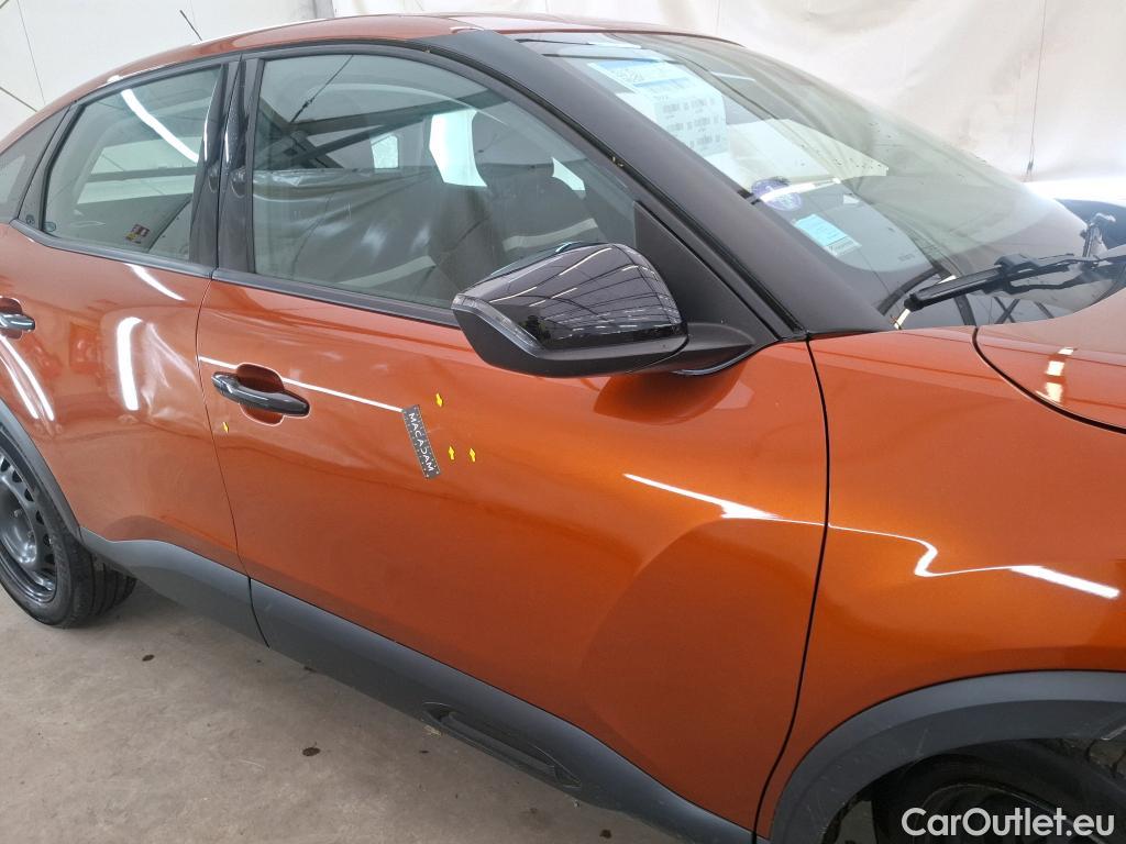  Citroen  C4  Berline Feel 1.2 PureTech 130CV BVM6 6E #1