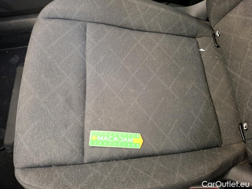  Volkswagen  Golf  VOLKSWAGEN / 2020 / 5P / Berline 1.0 eTSI OPF 110 DSG7 Life Business #50