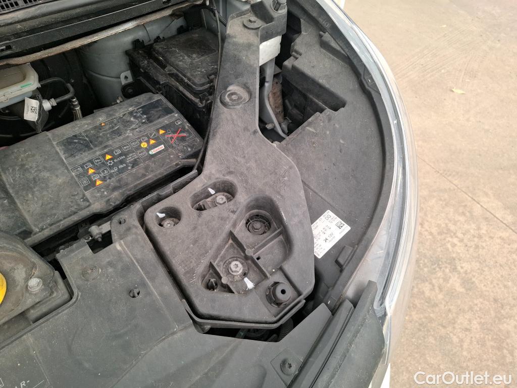 Renault  Trafic  Fourgon L2H1 3T Grand Confort 2.0 dCi 130CV BVM6 E6d #56