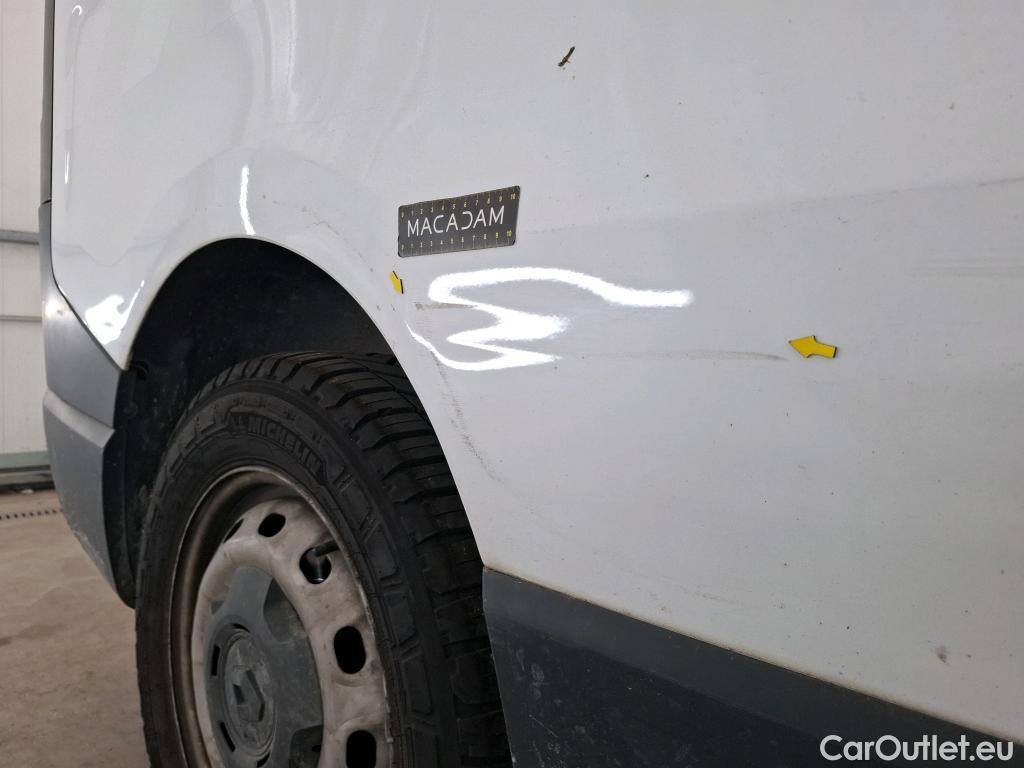  Renault  Trafic  Fourgon L2H1 3T Grand Confort 2.0 dCi 130CV BVM6 E6d #18