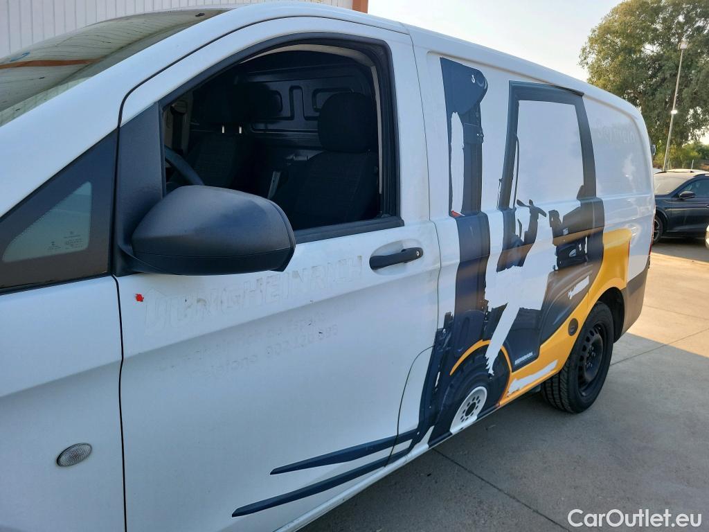  Mercedes  Vito MERCEDES-BENZ  / 2014 / 4P / furgón 111 CDI Larga #3
