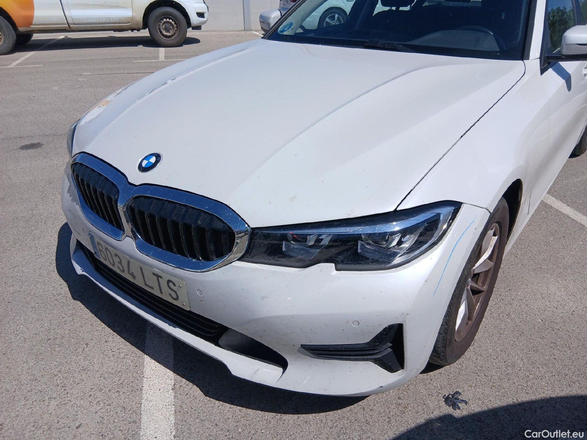  Bmw  Serie 3 BMW  / 2018 / 4P / sedán 320d Auto. #3