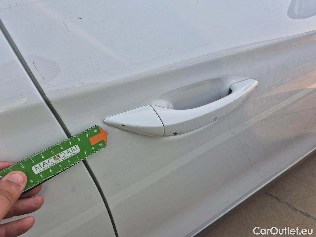  Hyundai   Ioniq HYUNDAI / 2019 / 5P / berlina con portón 1.6 GDI HEV Klass DCT #23