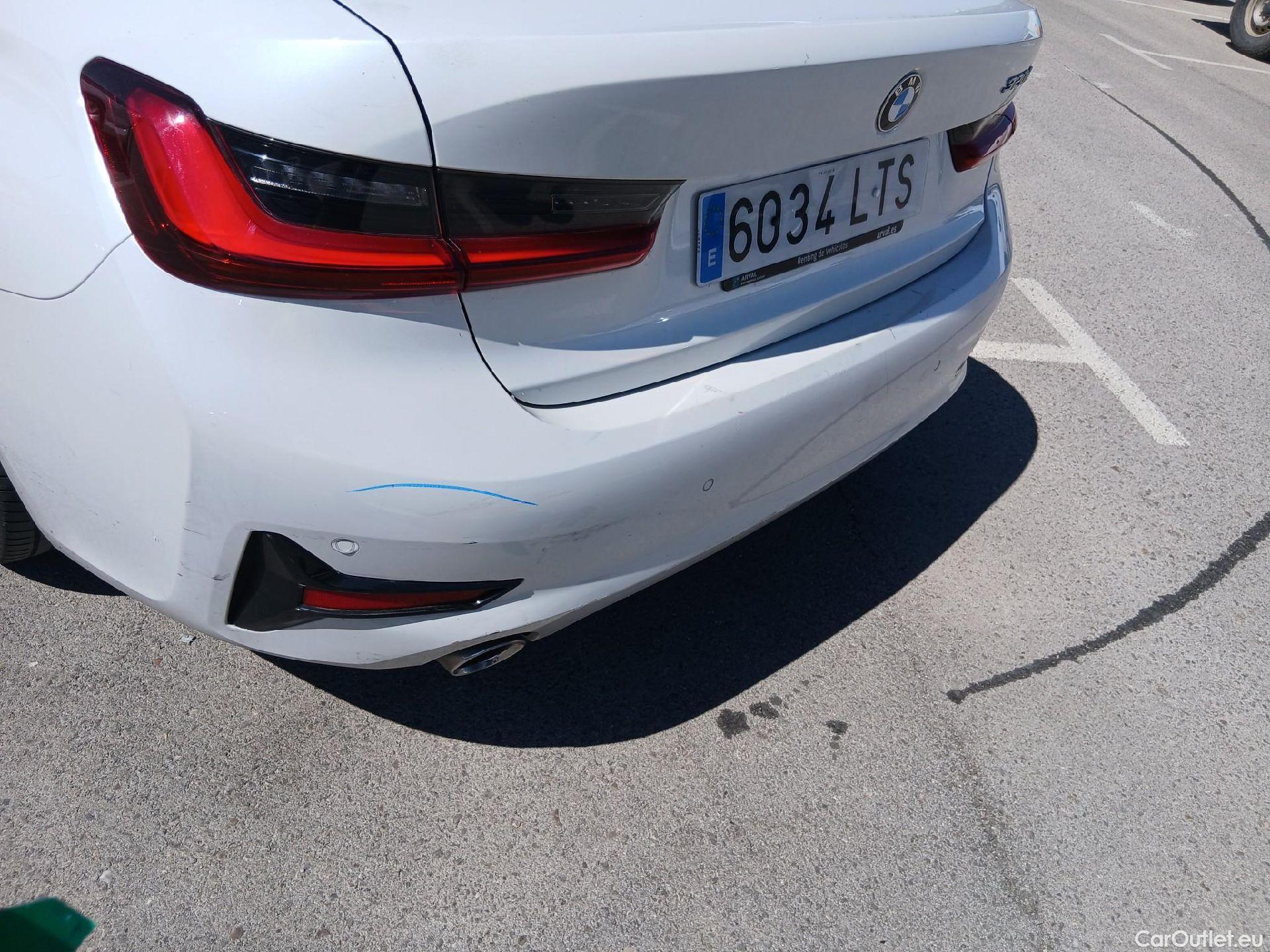 Bmw  Serie 3 BMW  / 2018 / 4P / sedán 320d Auto. #13