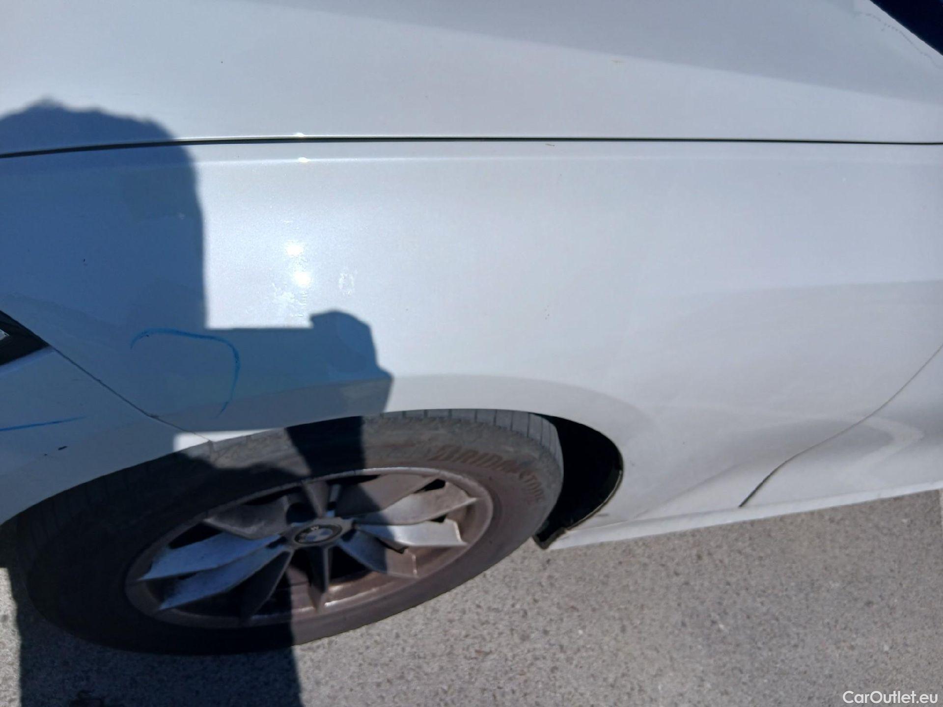 Bmw  Serie 3 BMW  / 2018 / 4P / sedán 320d Auto. #9