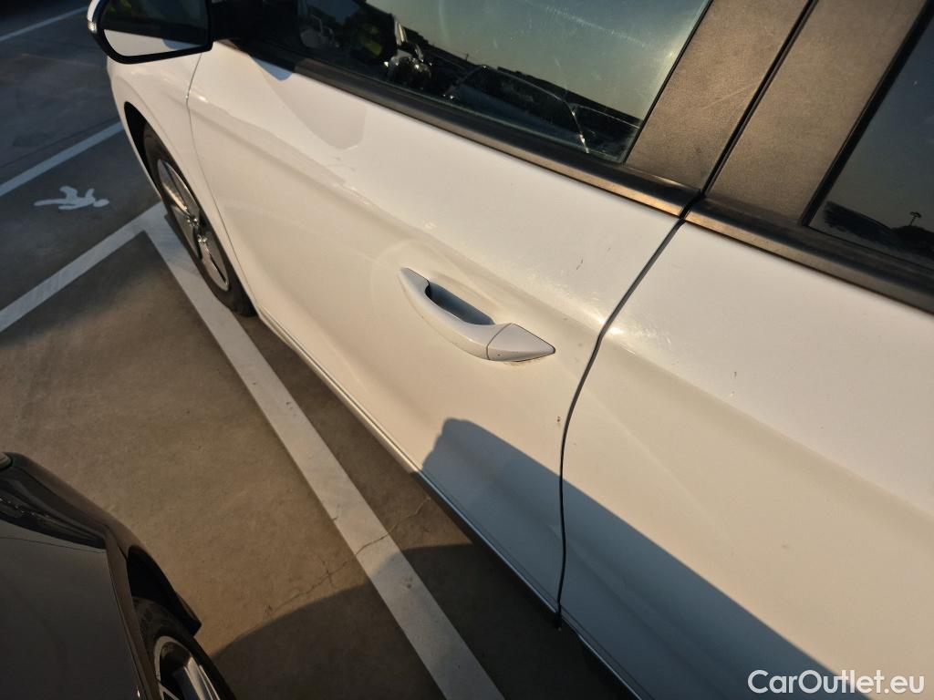  Hyundai   Ioniq HYUNDAI / 2019 / 5P / berlina con portón 1.6 GDI HEV Klass DCT #32