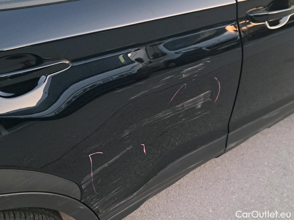  Hyundai  Konna HYUNDAI Kona / 2017 / 5P / todoterreno 1.6 GDI HEV Klass DCT #4