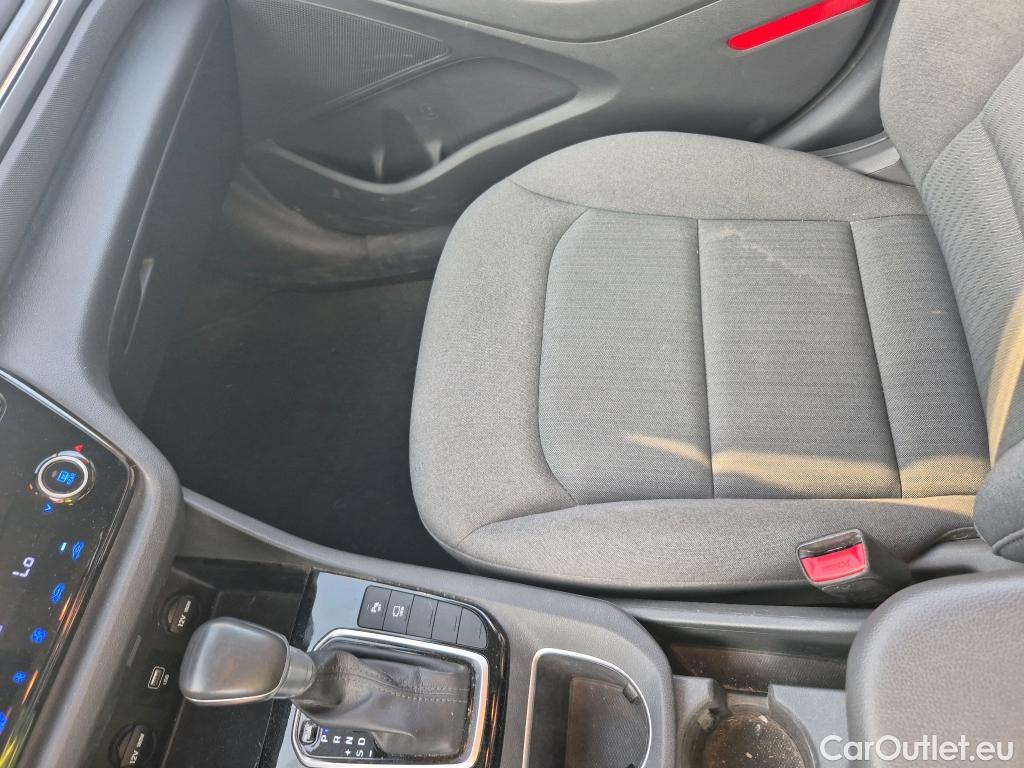  Hyundai   Ioniq HYUNDAI / 2019 / 5P / berlina con portón 1.6 GDI HEV Klass DCT #29