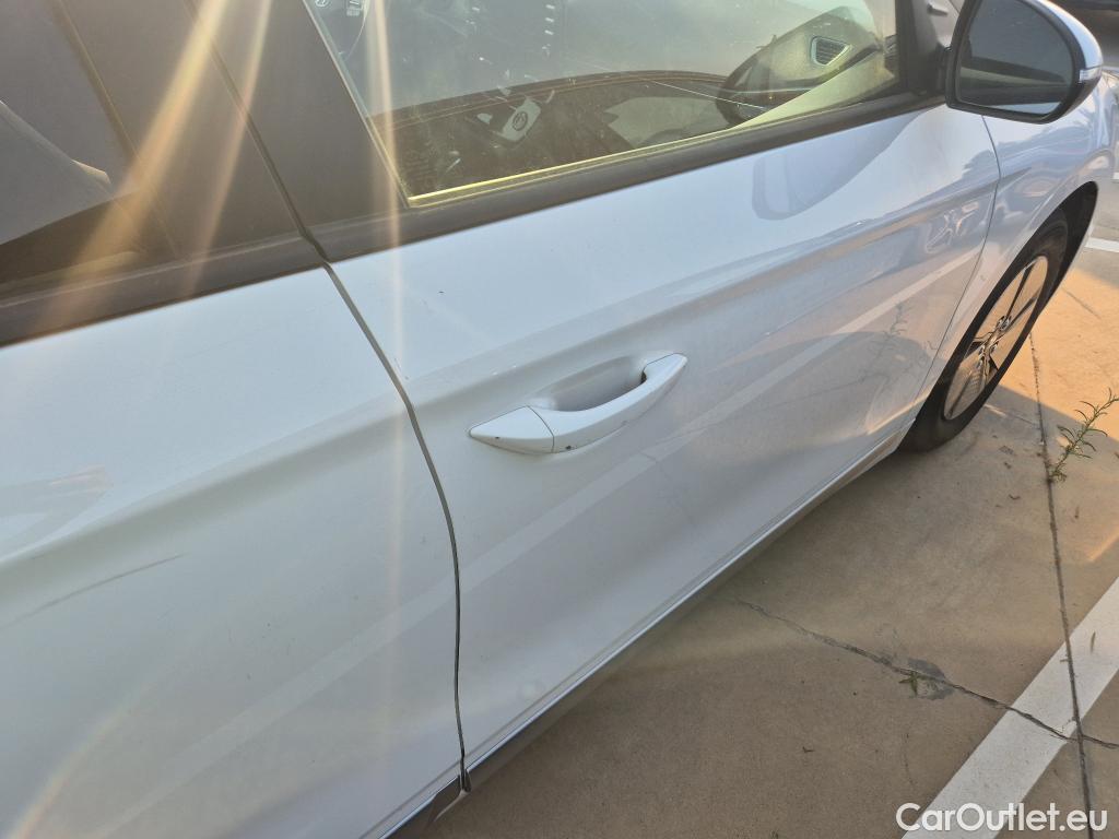  Hyundai   Ioniq HYUNDAI / 2019 / 5P / berlina con portón 1.6 GDI HEV Klass DCT #22