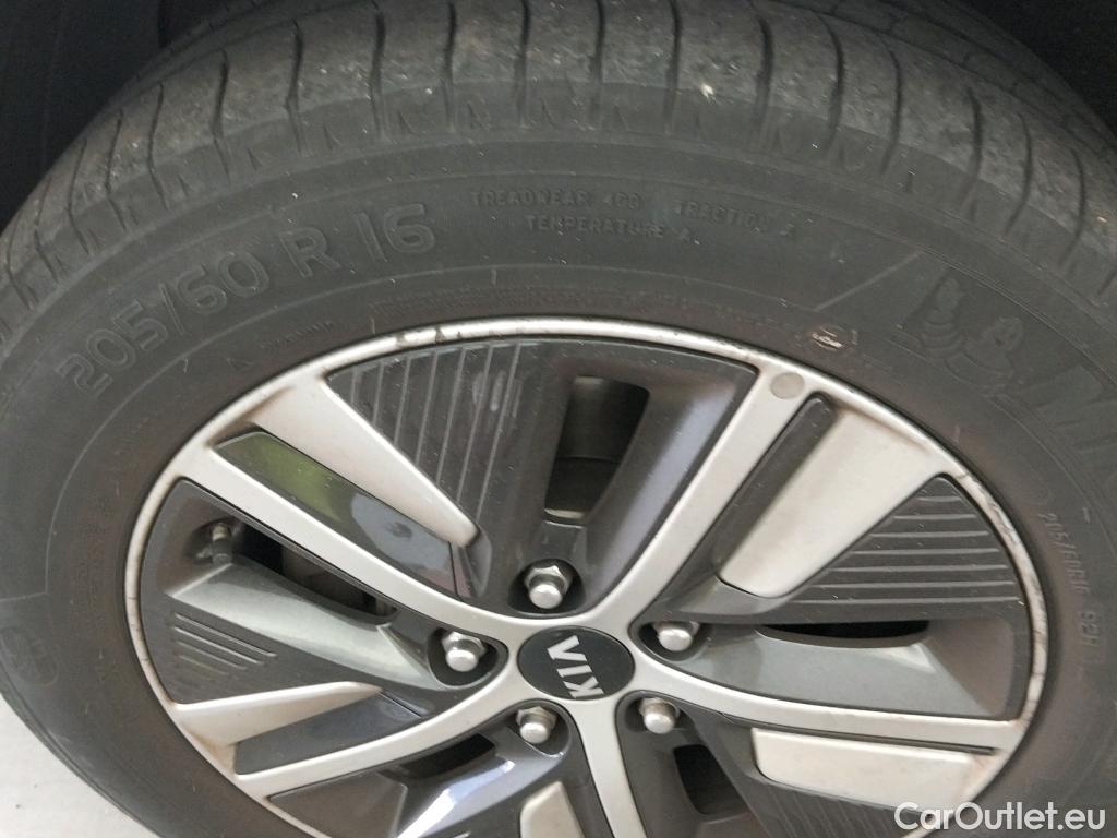  KIA  Niro KIA  / 2019 / 5P / crossover 1.6 GDi HEV 104kW (141CV) Drive #10
