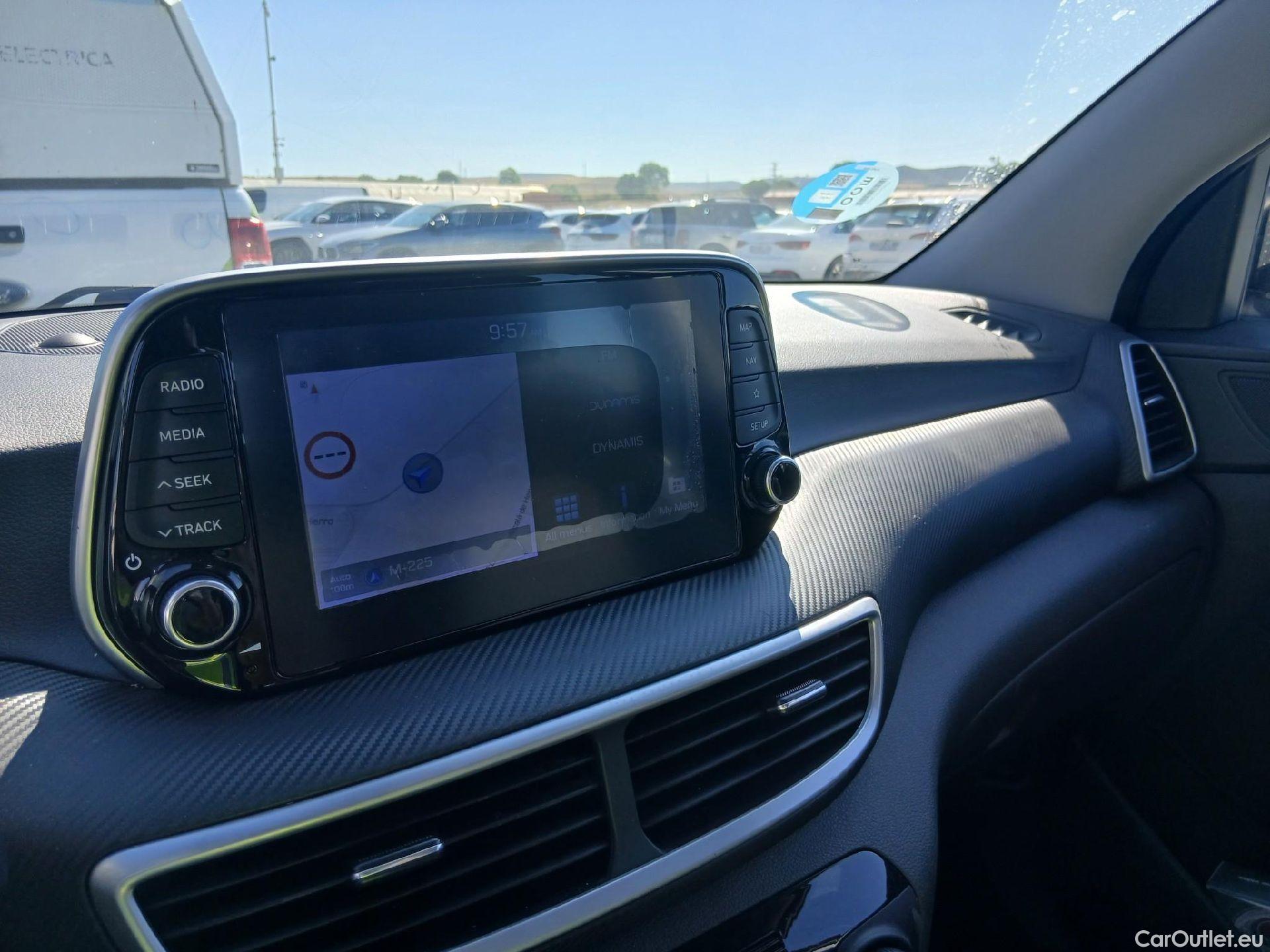  Hyundai  Tucson HYUNDAI  / 2018 / 5P / todoterreno 1.6 CRDI 85kW (116CV) 48V SLE Sky 4X2(SL)(SP) #9