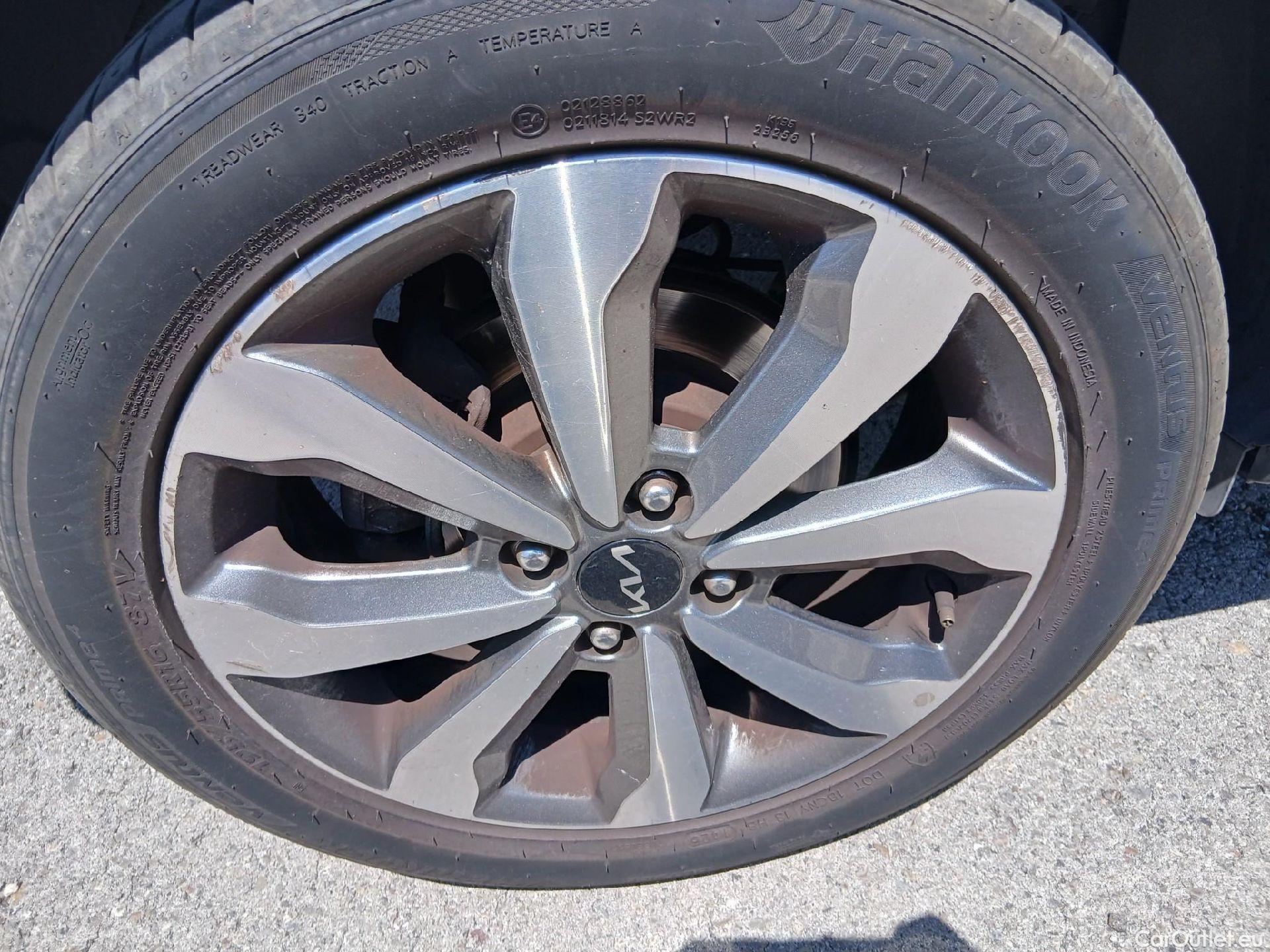  KIA  STONIC KIA  / 2017 / 5P / todoterreno 1.0 T-GDi 74kW (100CV) MHEV iMT Drive #48