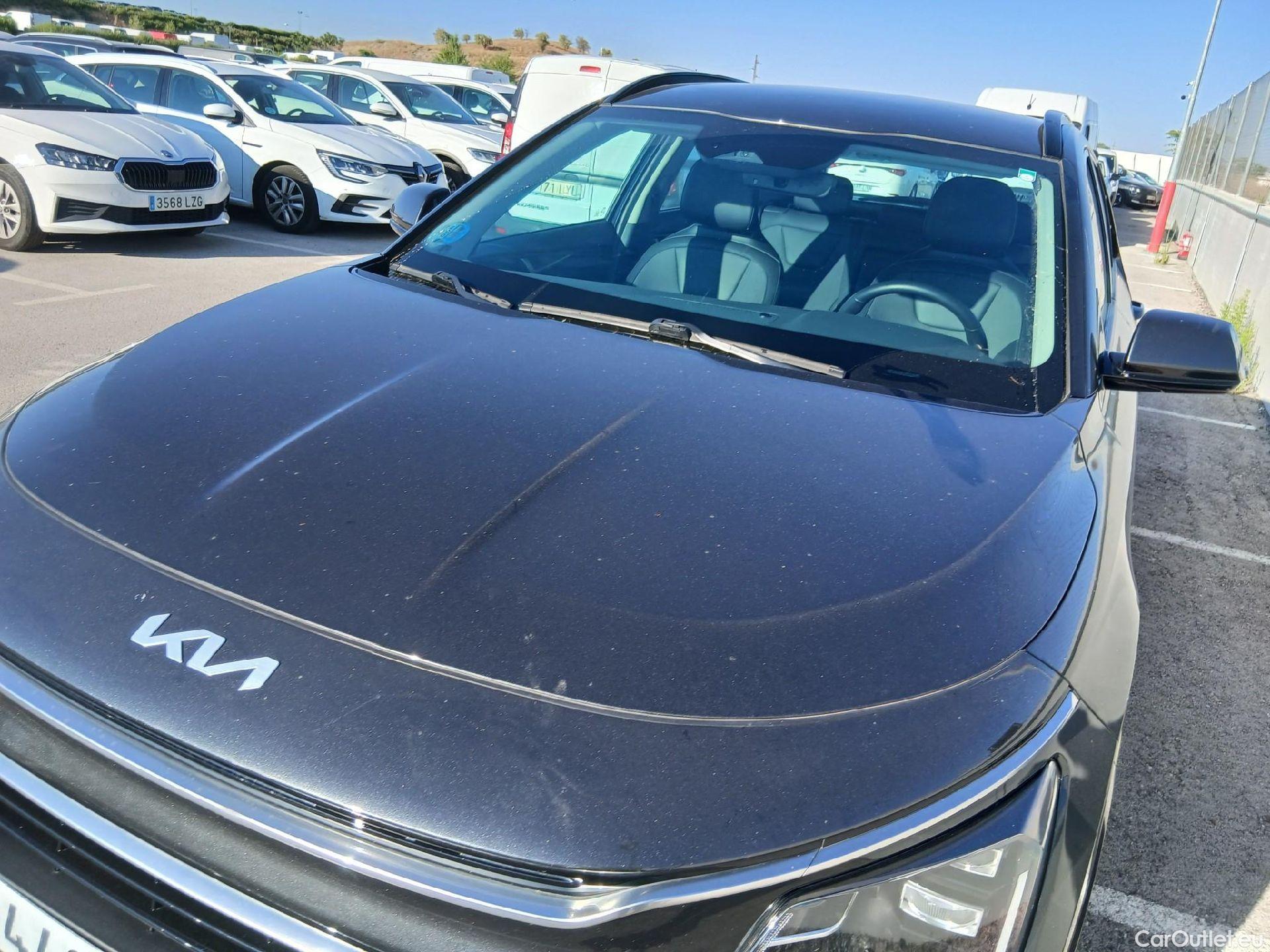  KIA  Niro KIA  / 2022 / 5P / crossover 1.6 GDi HEV 104kW (141CV) Drive #4