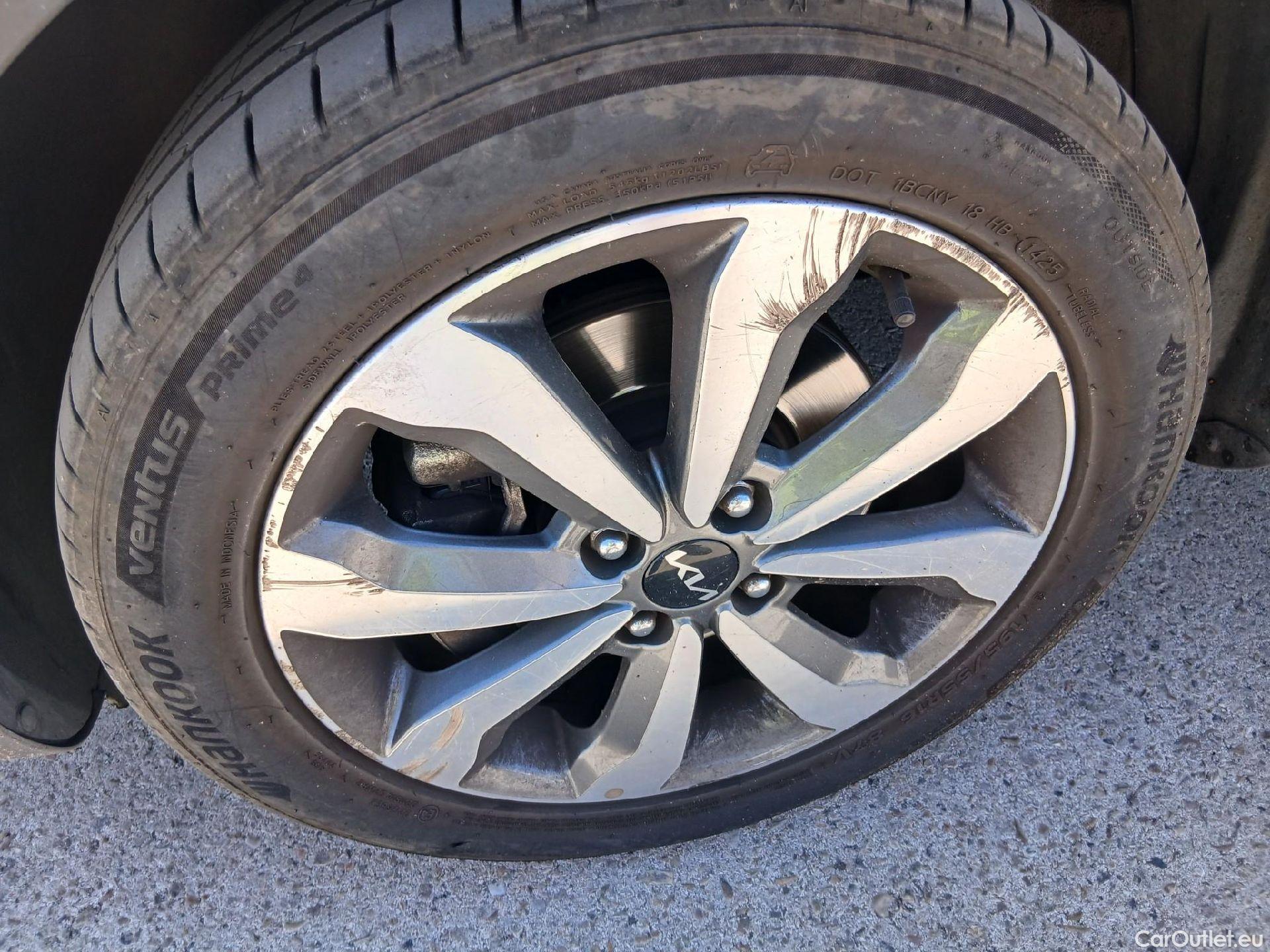  KIA  STONIC KIA  / 2017 / 5P / todoterreno 1.0 T-GDi 74kW (100CV) MHEV iMT Drive #9