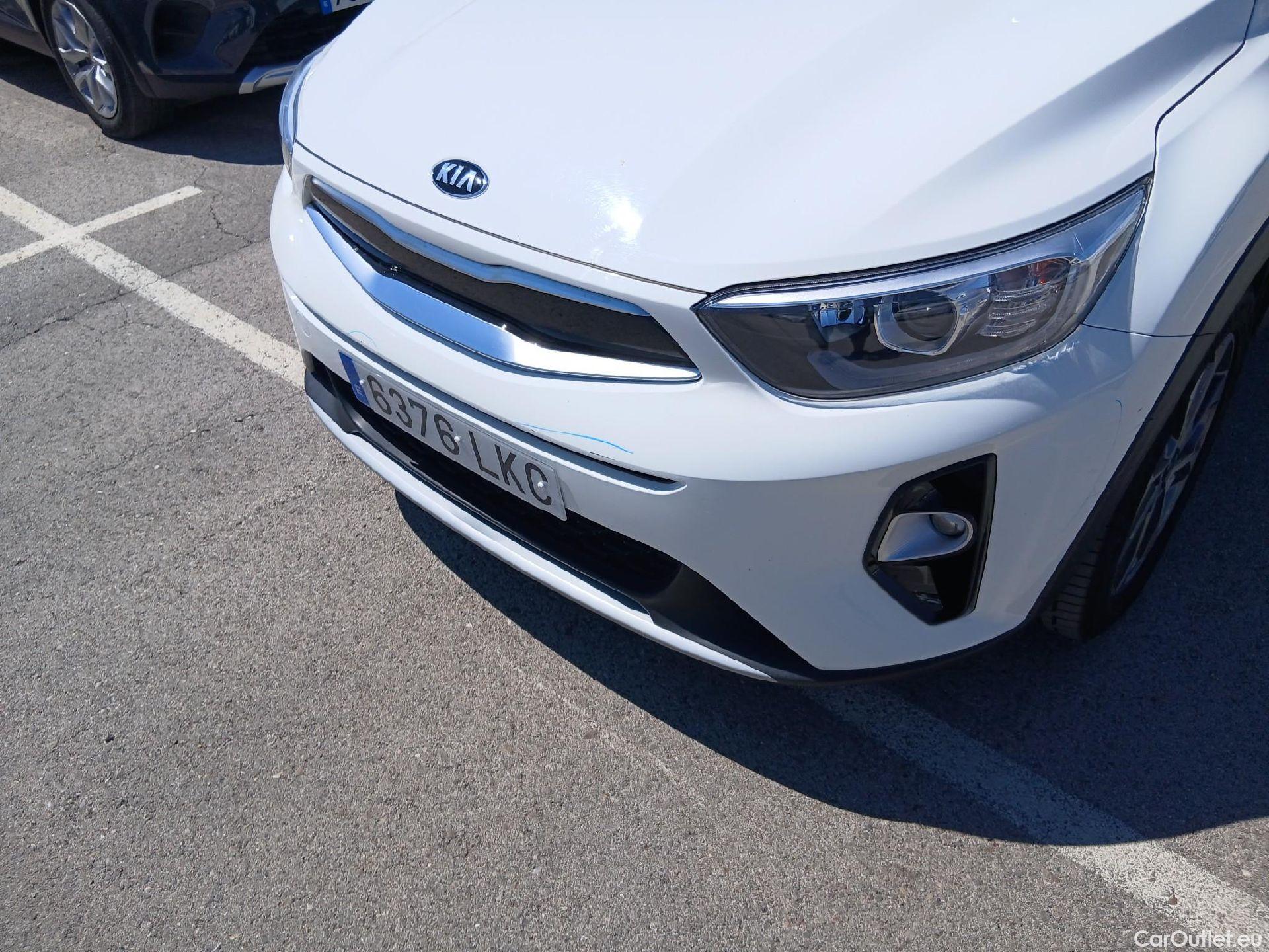  KIA  STONIC KIA  / 2017 / 5P / todoterreno 1.0 T-GDi 74kW (100CV) Drive #3