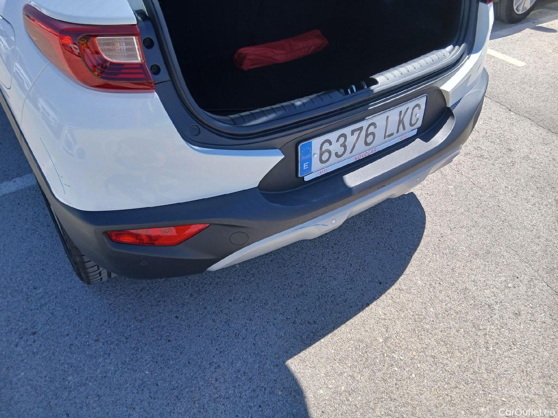  KIA  STONIC KIA  / 2017 / 5P / todoterreno 1.0 T-GDi 74kW (100CV) Drive #16