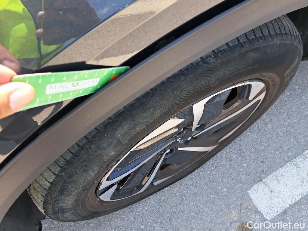  KIA  Sportage KIA  / 2022 / 5P / todoterreno 1.6 T-GDi HEV 171kW (230CV) Drive 4X2 #12