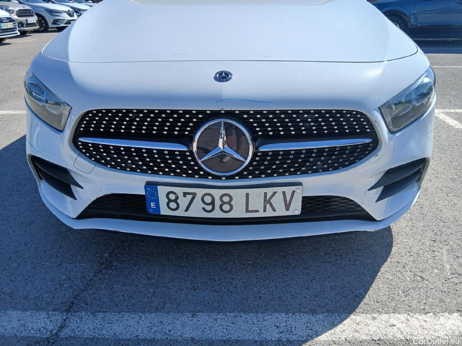  Mercedes  A-Klasse MERCEDES-BENZ Clase A / 2018 / 5P / berlina con portón A 180 #8