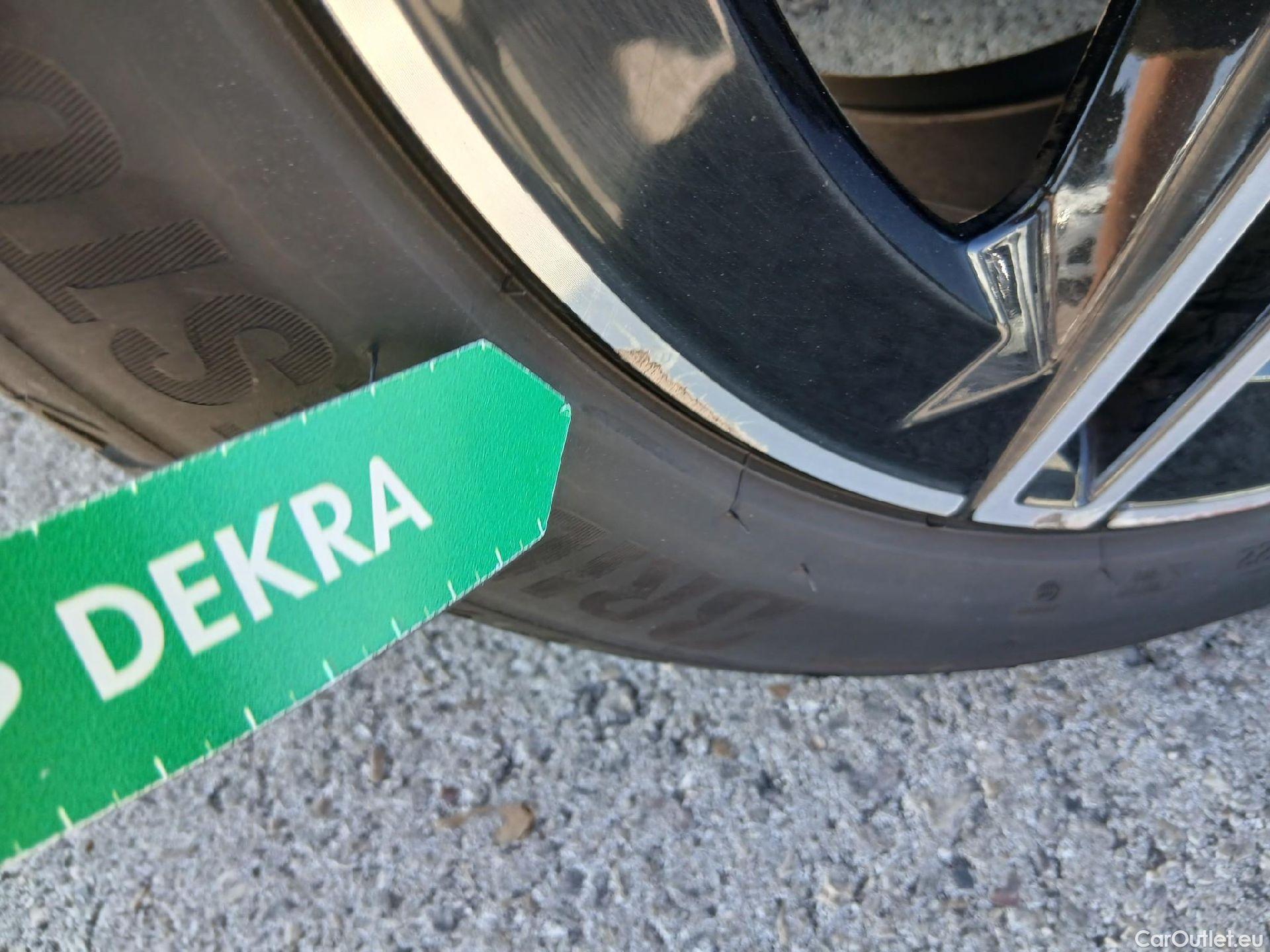 Mercedes  A-Klasse MERCEDES-BENZ Clase A / 2018 / 5P / berlina con portón A 180 #31