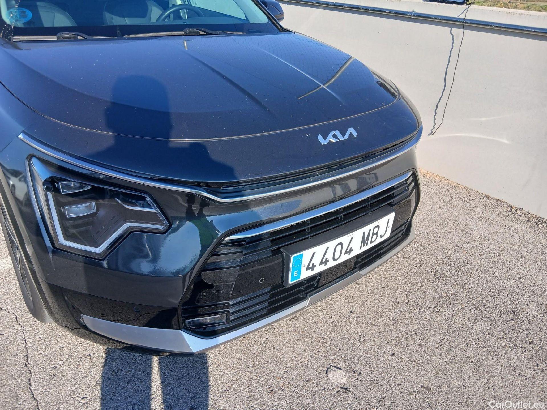  KIA  Niro KIA  / 2022 / 5P / crossover 1.6 GDi HEV 104kW (141CV) Drive #3
