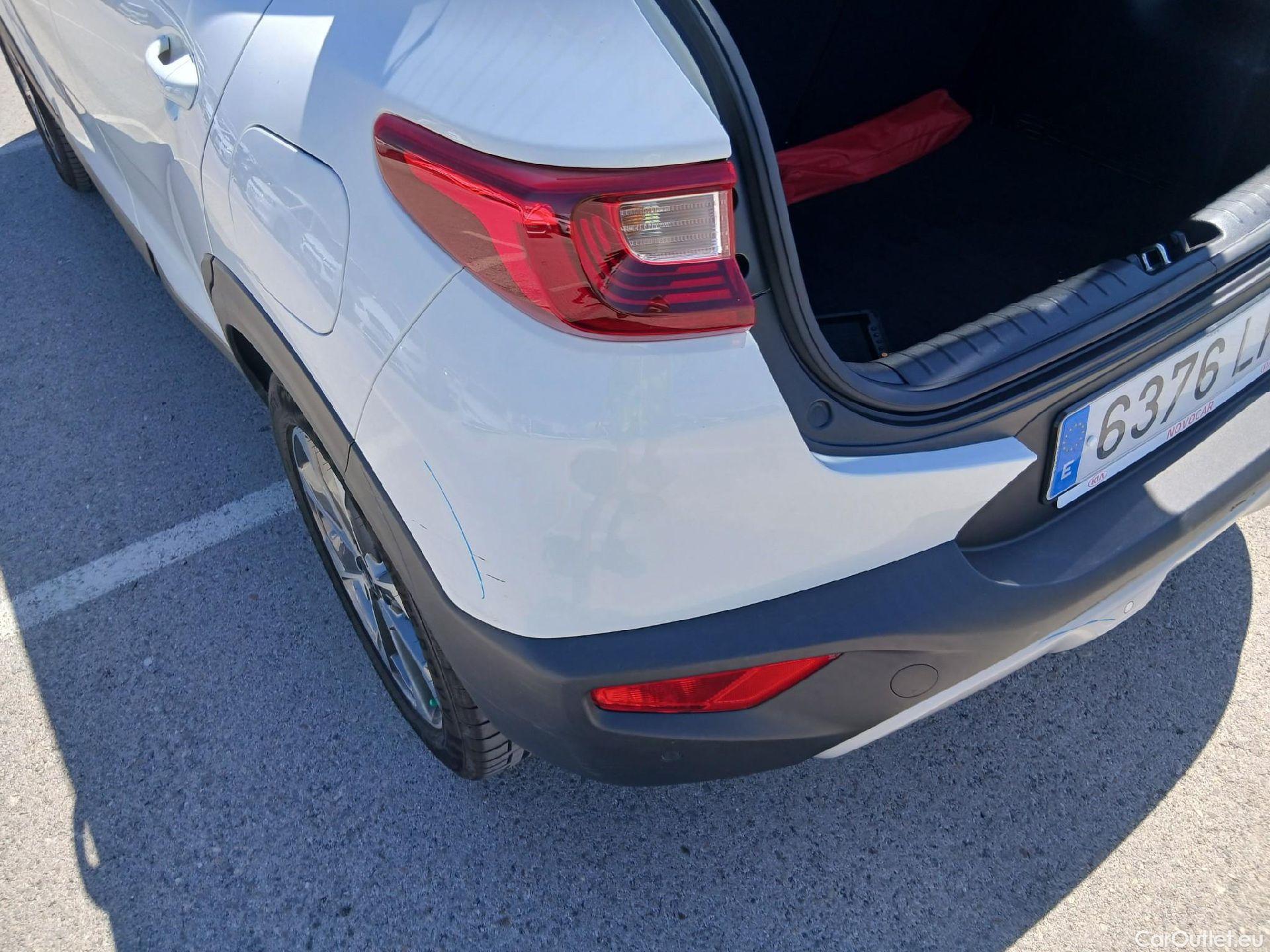  KIA  STONIC KIA  / 2017 / 5P / todoterreno 1.0 T-GDi 74kW (100CV) Drive #20
