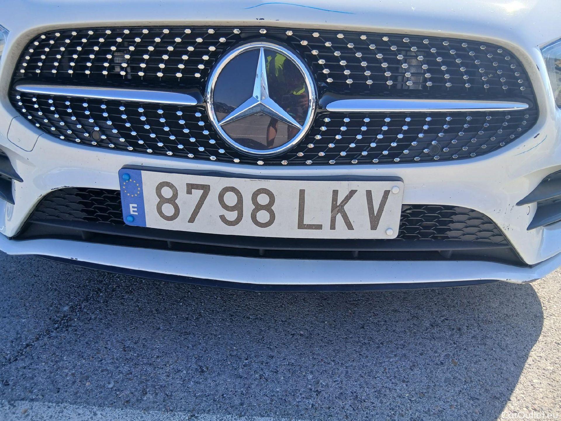  Mercedes  A-Klasse MERCEDES-BENZ Clase A / 2018 / 5P / berlina con portón A 180 #13