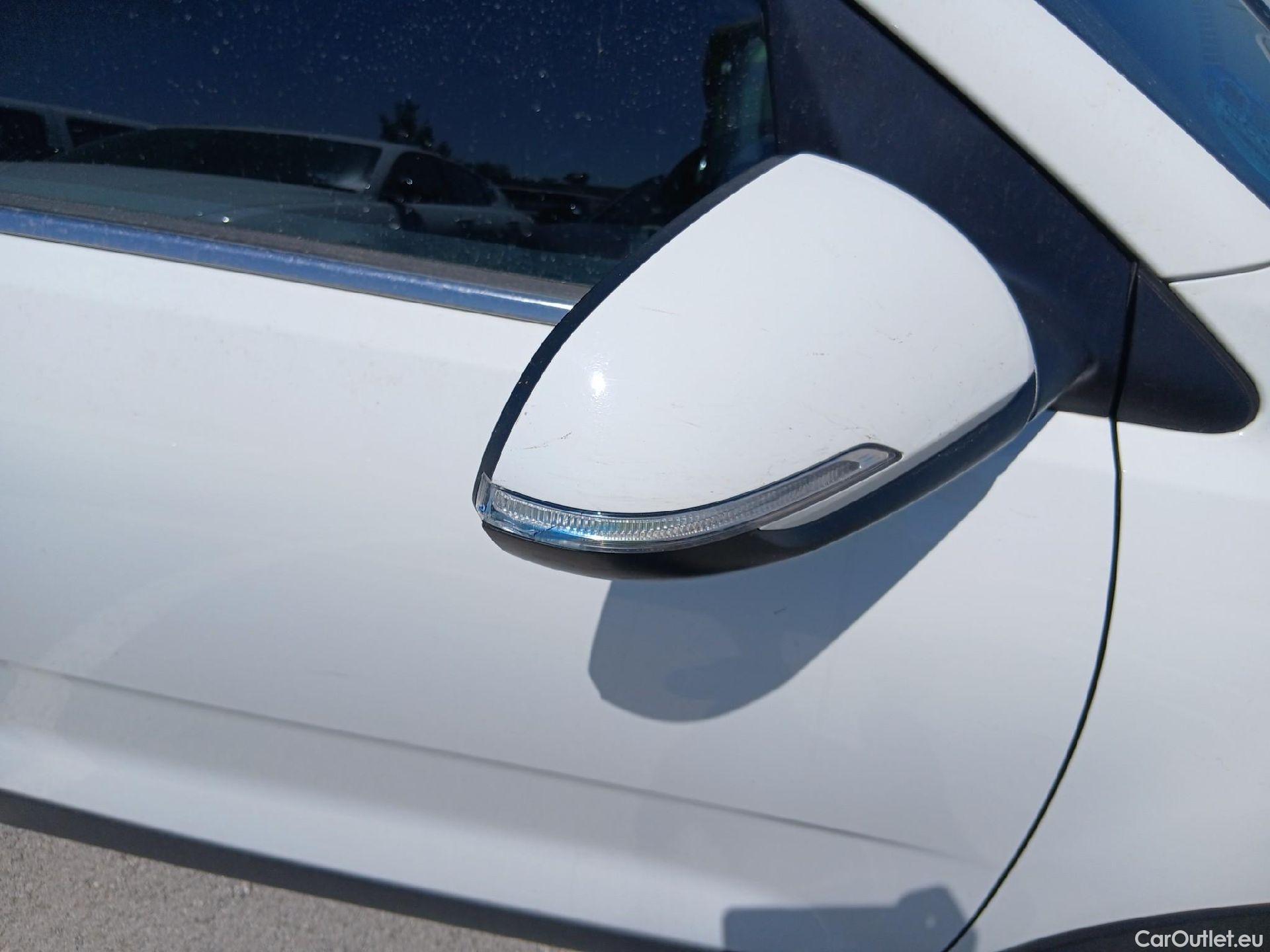  KIA  STONIC KIA  / 2017 / 5P / todoterreno 1.0 T-GDi 74kW (100CV) MHEV iMT Drive #57