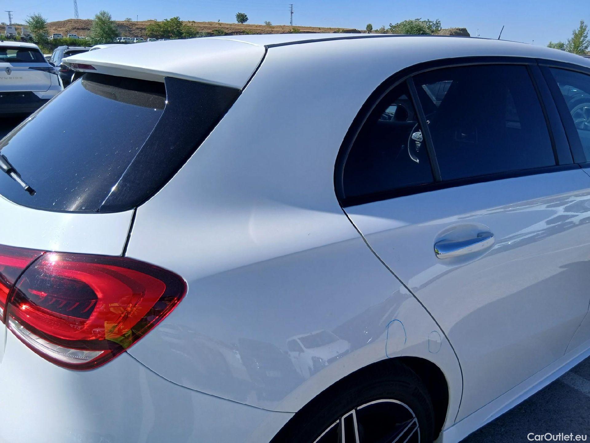 Mercedes  A-Klasse MERCEDES-BENZ Clase A / 2018 / 5P / berlina con portón A 180 #30