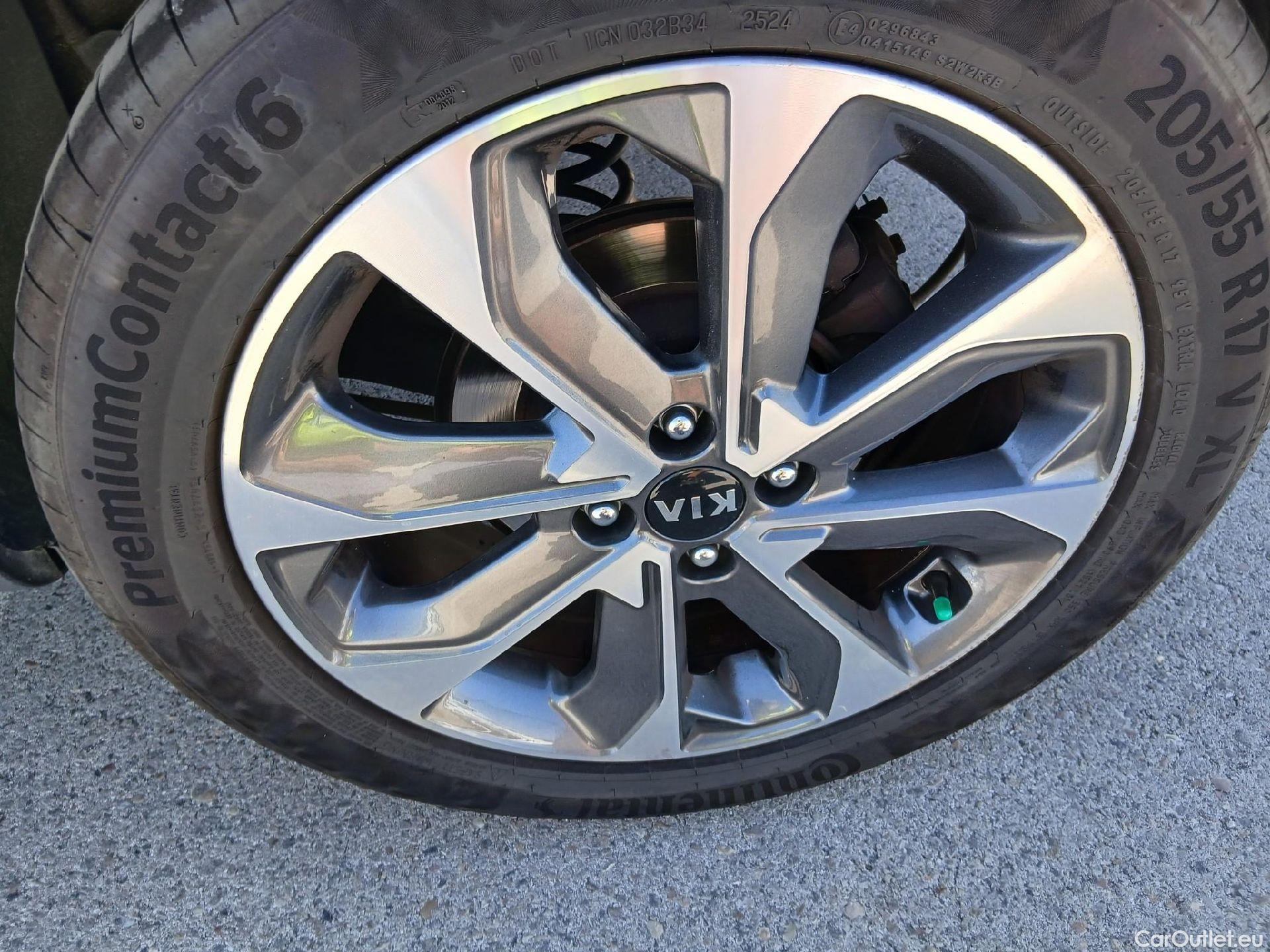  KIA  STONIC KIA  / 2017 / 5P / todoterreno 1.0 T-GDi 74kW (100CV) Drive #13