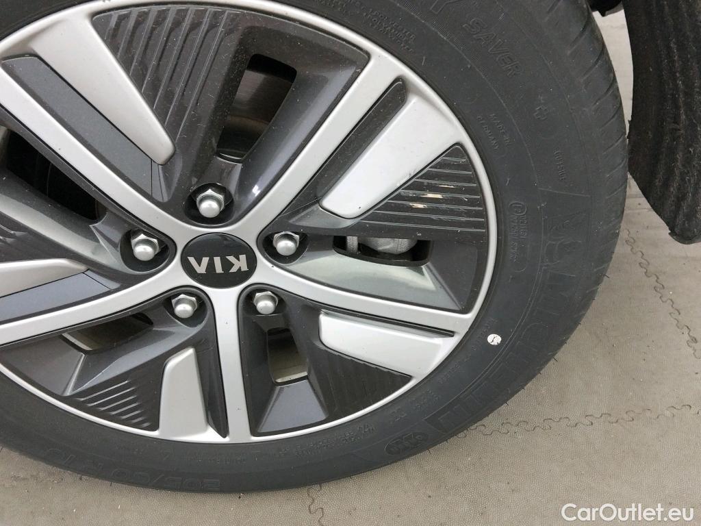  KIA  Niro KIA  / 2019 / 5P / crossover 1.6 GDi HEV 104kW (141CV) Drive #24